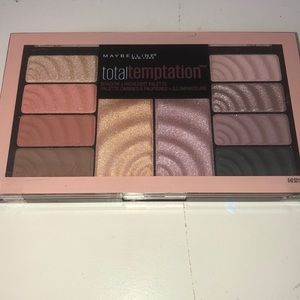 Eyeshadow palette